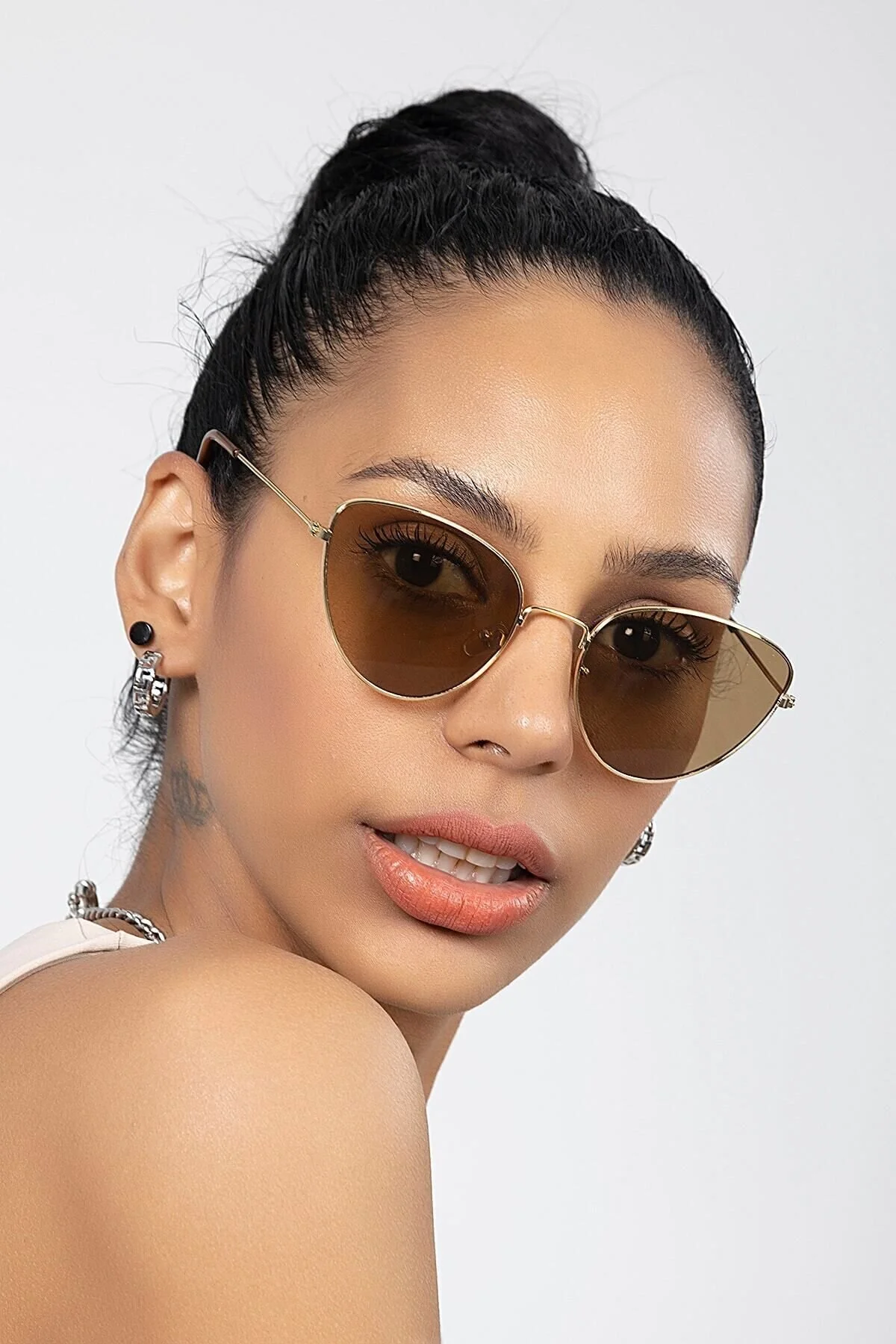https://customers.birissine.com/public/uploads/product_gallery/2517webp-birissine-0e79250aac83.webp