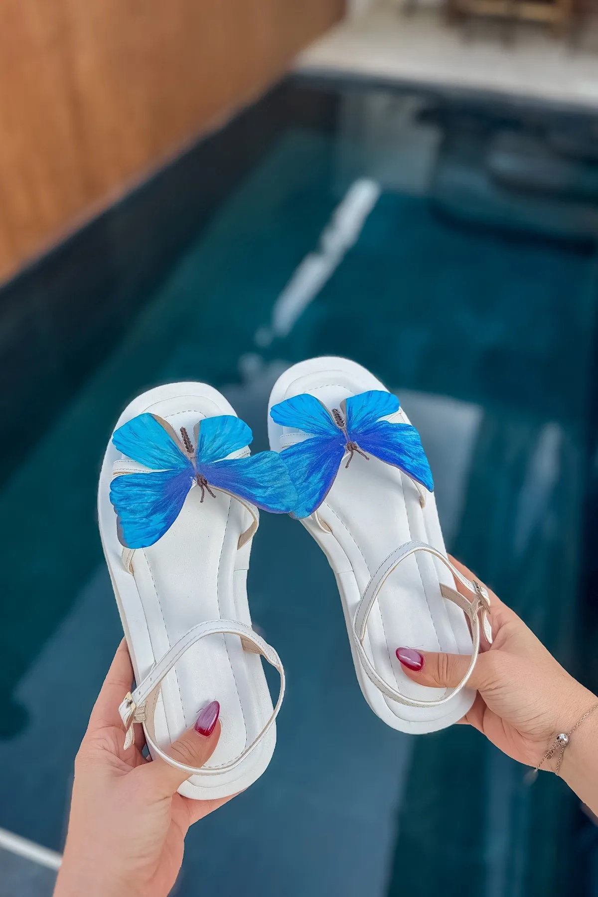 https://customers.birissine.com/public/uploads/product_gallery/A11jpg-birissine-0f25f370bc43.jpg