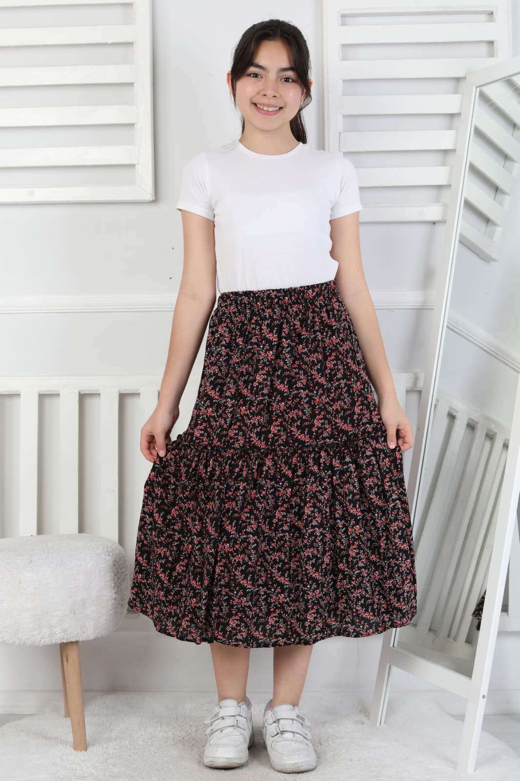 Kırmızı Çiçekli