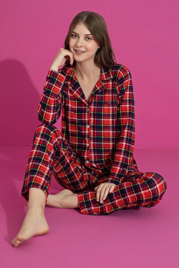 Düğme Detaylı Desenli Süet Pijama Takımı Kırmızı