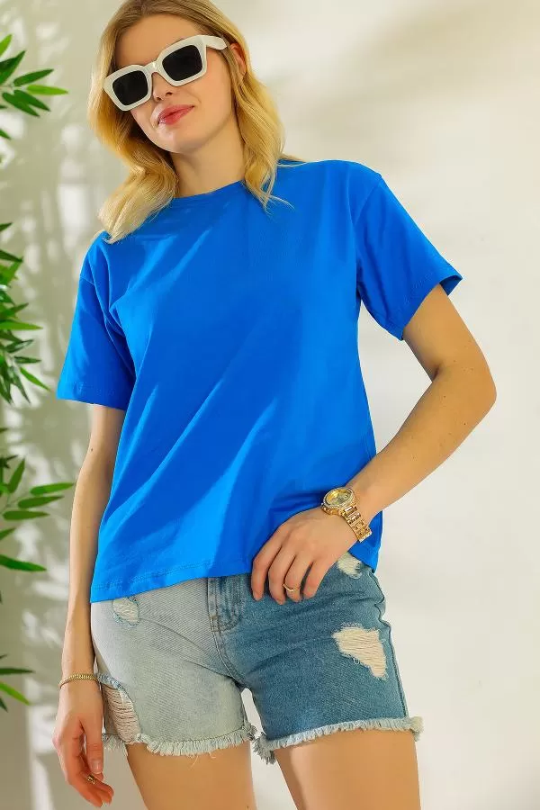 https://customers.birissine.com/public/uploads/product_gallery/basic-t-shirt-saks-16122.webp