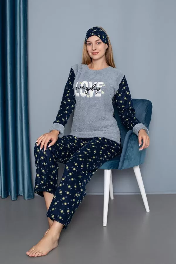 https://customers.birissine.com/public/uploads/product_gallery/desenli-polar-pijama-takimi-lacivert-1796.webp