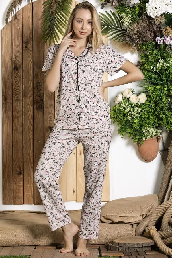 https://customers.birissine.com/public/uploads/product_gallery/dugme-detayli-desenli-pijama-takimi-18923.webp