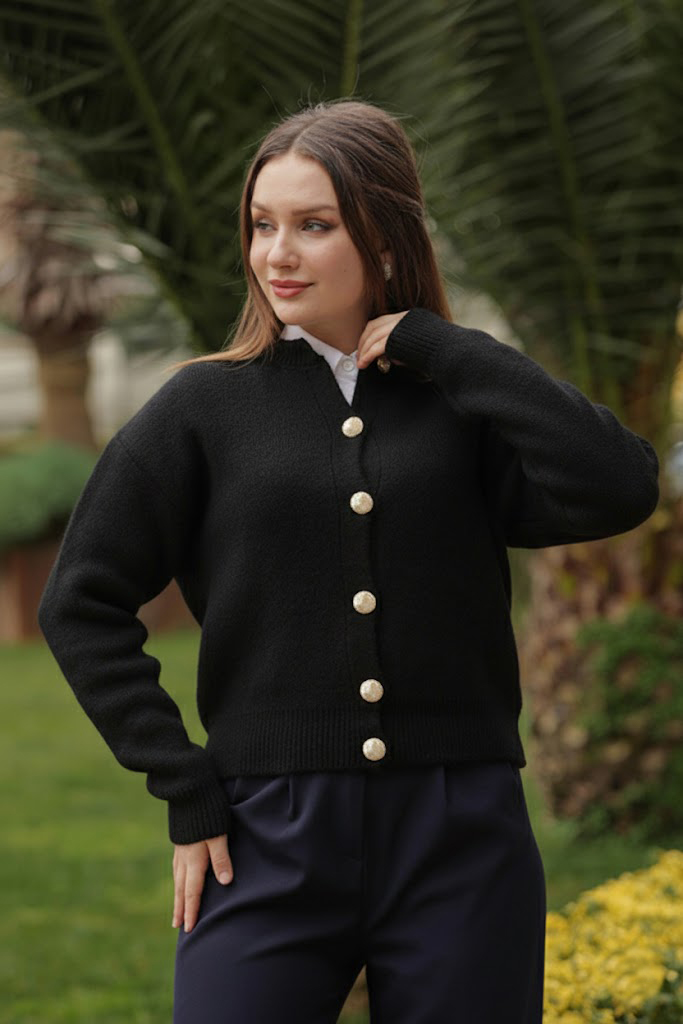 https://customers.birissine.com/public/uploads/product_gallery/dugme-detayli-kadin-hirka-siyah1jpg-birissine-788db36c8bfe.jpg