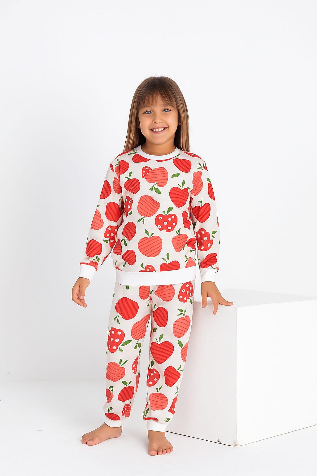 Kız Çocuk Pamuklu Çilek Desen Baskılı Uzun Kollu Pijama Takımı Ekru