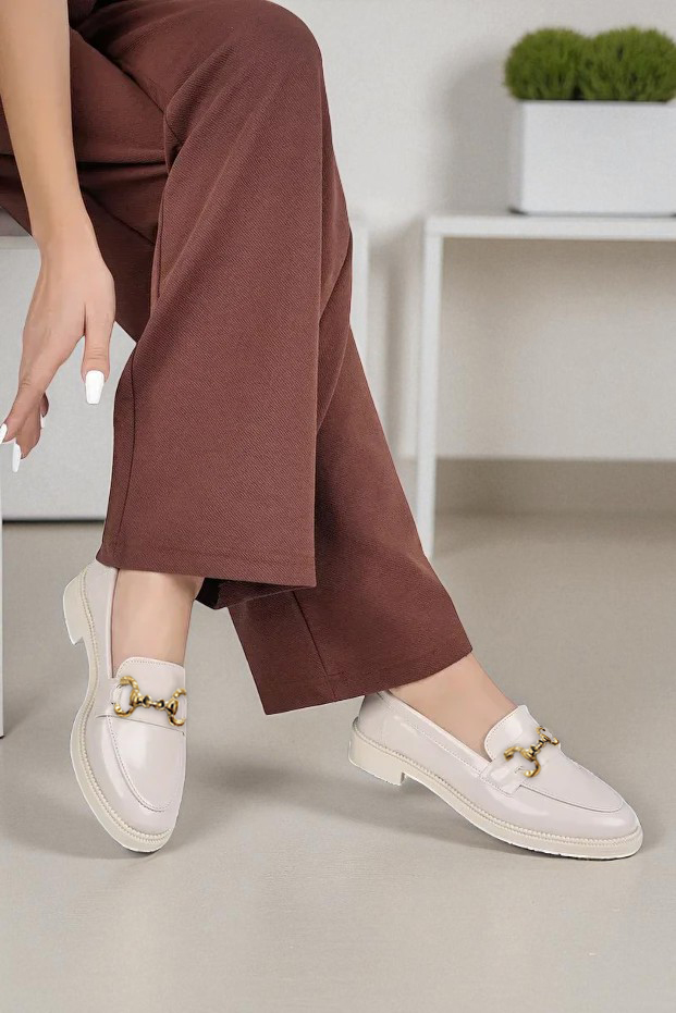 https://customers.birissine.com/public/uploads/product_gallery/kadin-loafer-ayakkabi-gunluk-ayakkabi-rugan-bej1jpg-birissine-7be16b44b3b4.jpg