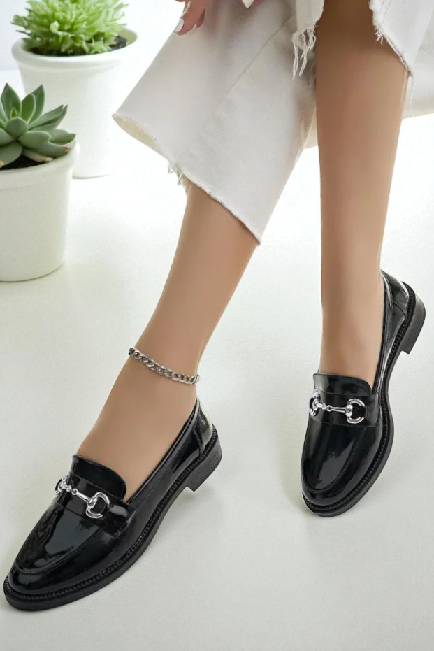 https://customers.birissine.com/public/uploads/product_gallery/kadin-loafer-ayakkabi-gunluk-ayakkabi-rugan-siyah1jpg-birissine-768ca414da3f.jpg