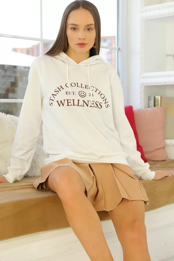 https://customers.birissine.com/public/uploads/product_gallery/kapsonlu-baskili-sweat-beyaz-4980.webp