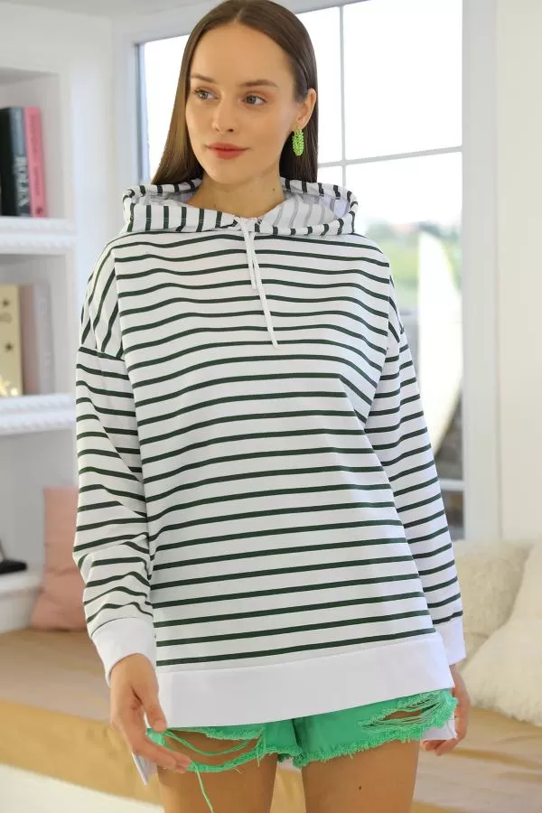 kapsonlu-cizgili-oversize-sweat-yesil-5047.webp