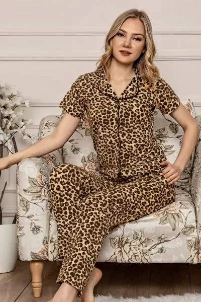 leopar-desenli-dugmeli-pijama-takimi-17959.webp