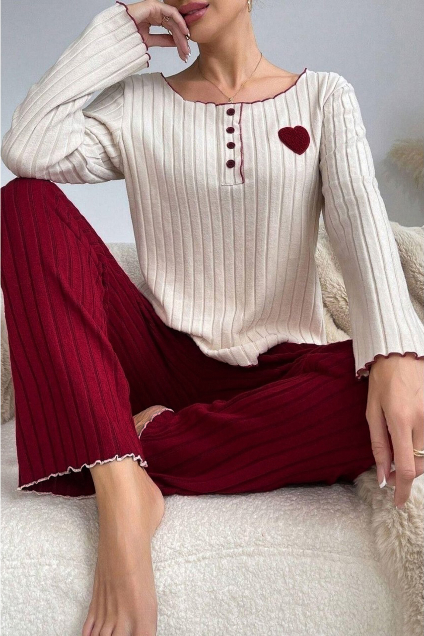 https://customers.birissine.com/public/uploads/product_gallery/nakisli-kalp-detayli-fitilli-pamuklu-pijama-takimi-bordo1jpg-birissine-a707b1679d2b.jpg
