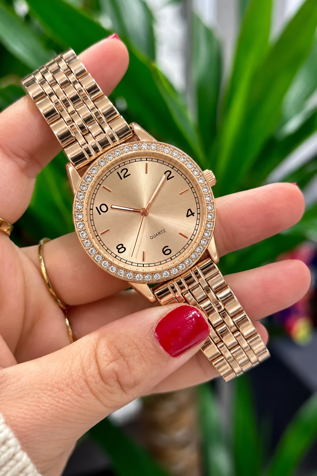 Lüks Seri Taşlı Yuvarlak Kasa Metal Kordon Quartz Kadın Kol Saati Rose Rose