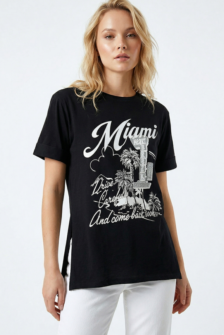 Yırtmaç Detaylı Baskılı Kadın Oversize T-shirt Siyah