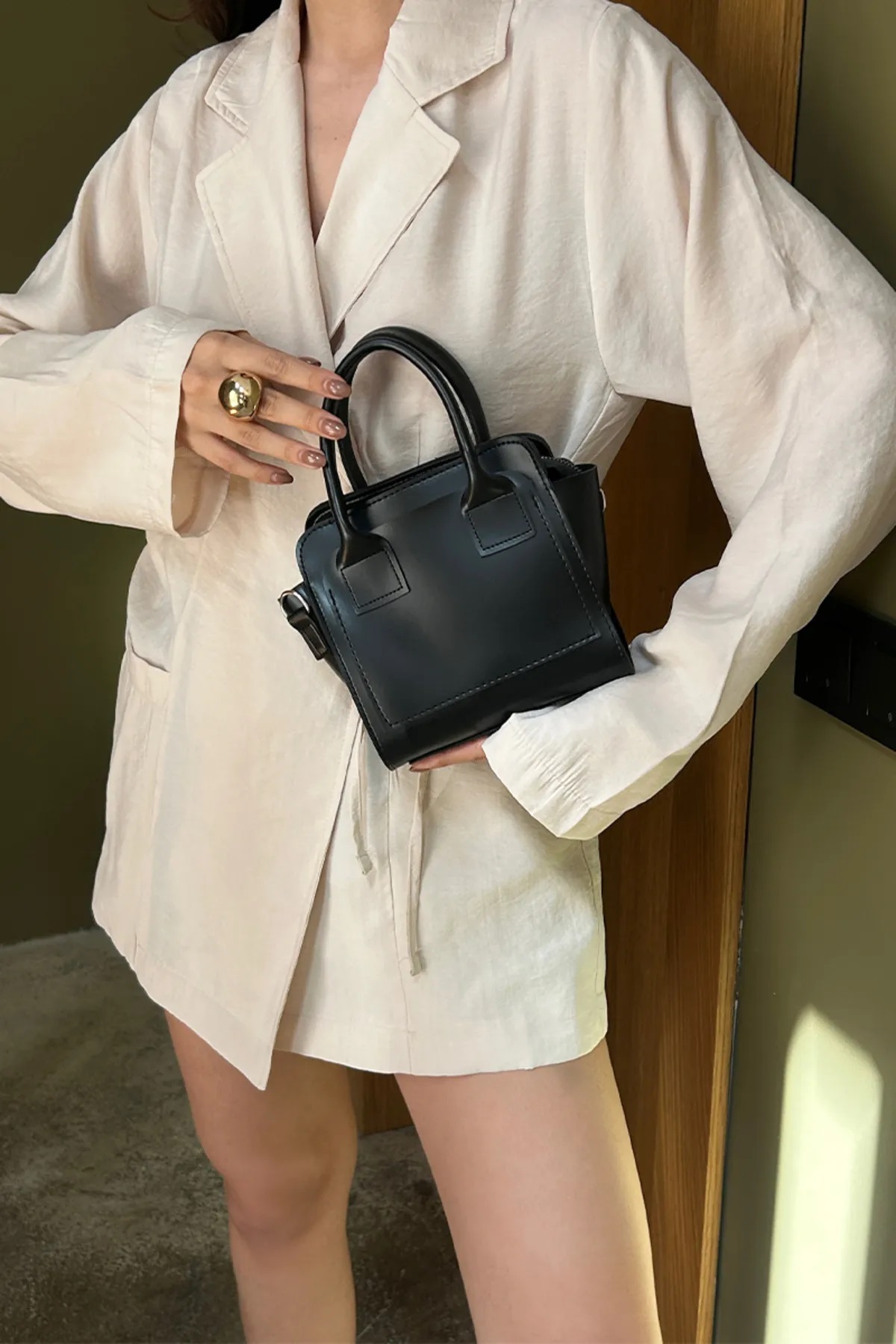 https://customers.birissine.com/public/uploads/product_gallery/siyah2jpg-birissine-90be43120217.jpg