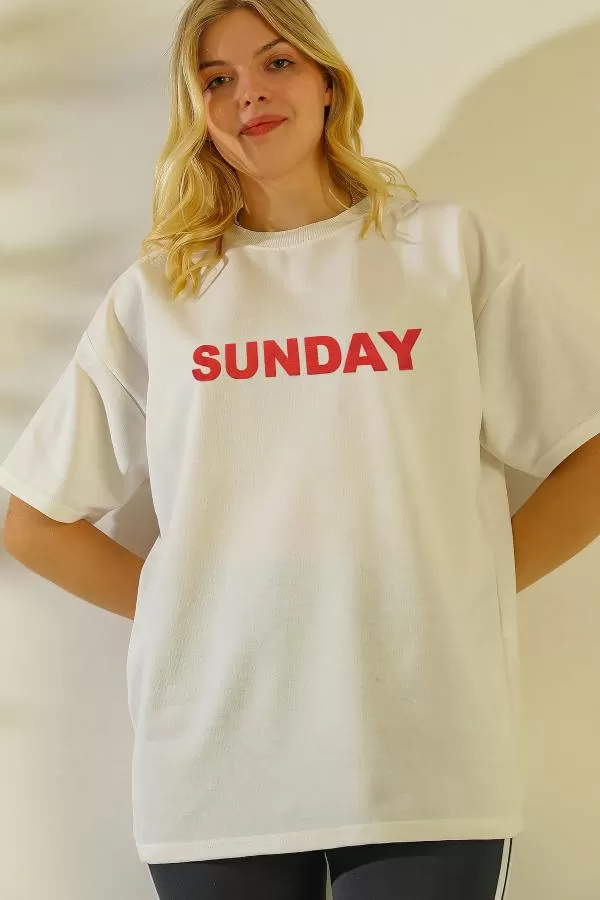 sunday-baskili-oversize-t-shirt-beyaz-19738.webp