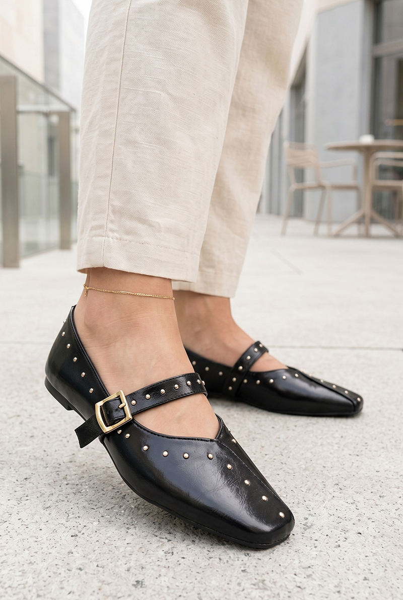 https://customers.birissine.com/public/uploads/product_gallery/toka-detayli-dokulu-kadin-babet-siyah1png-birissine-826908e8bf6a.png