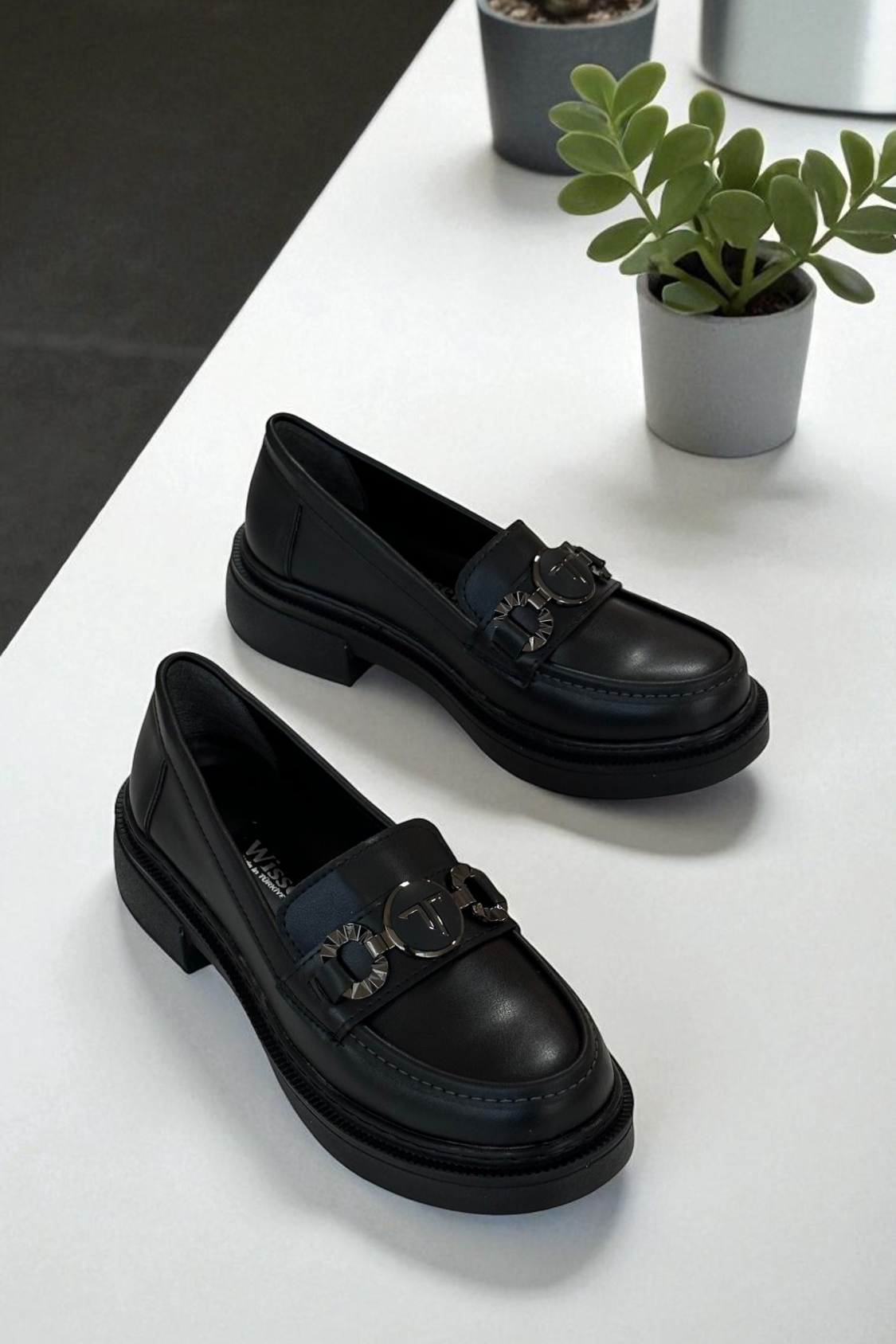 toka-detayli-kadin-loafer-ayakkabi-siyah-birissine-1756394638h.jpg
