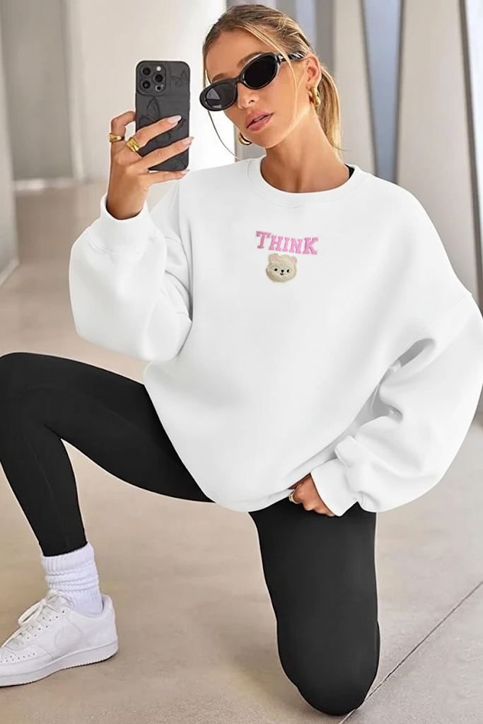 Kadın Kuzu Nakışlı Bisiklet Yaka Basic Oversize Sweatshirt Beyaz